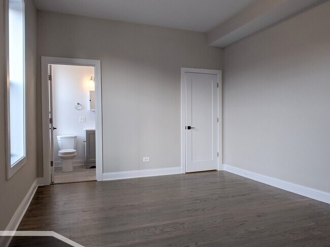 Building Photo - 3405 W Fullerton Ave