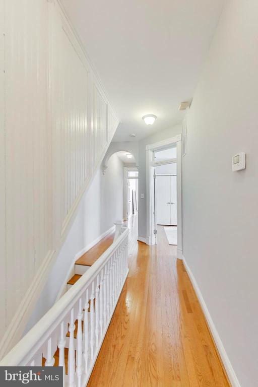 Building Photo - 1006 Otis Pl NW