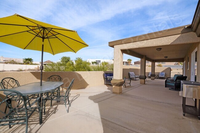 Building Photo - FURNISHED AVAILABLE APRIL THROUGH SEPTEMBER 2026