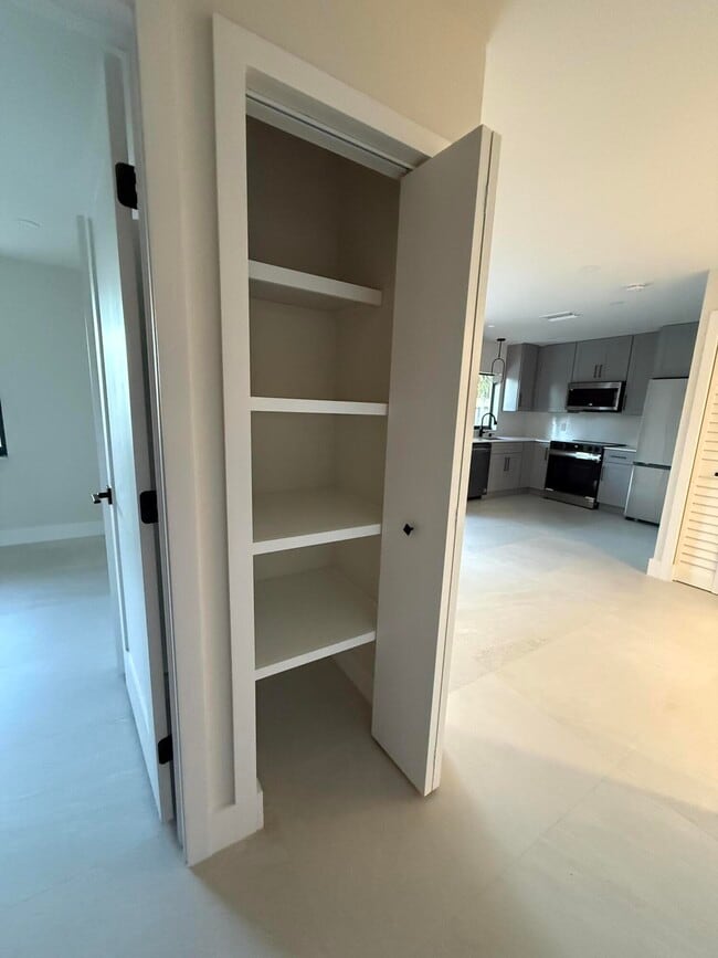 Building Photo - 2894 Florida Blvd