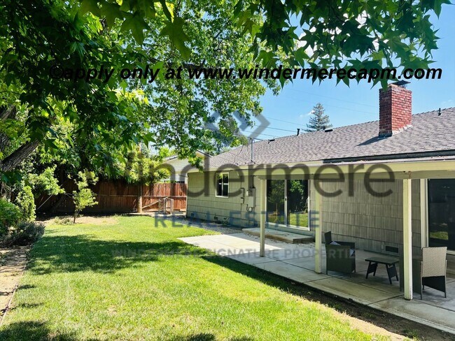 Building Photo - Beautiful 3BD/ 2BA Arden Arcade Home with Spacious Yard In Highly Desirable Location!