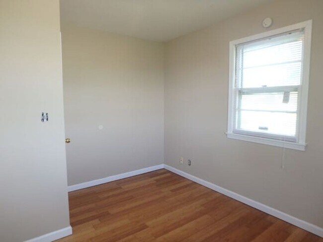 Building Photo - Nice 3 Bedroom Country House!