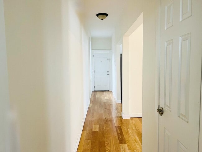 Building Photo - 6114 Highland Pl