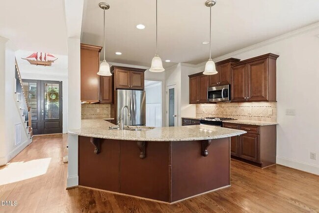 Building Photo - Lease OR Lease to Own