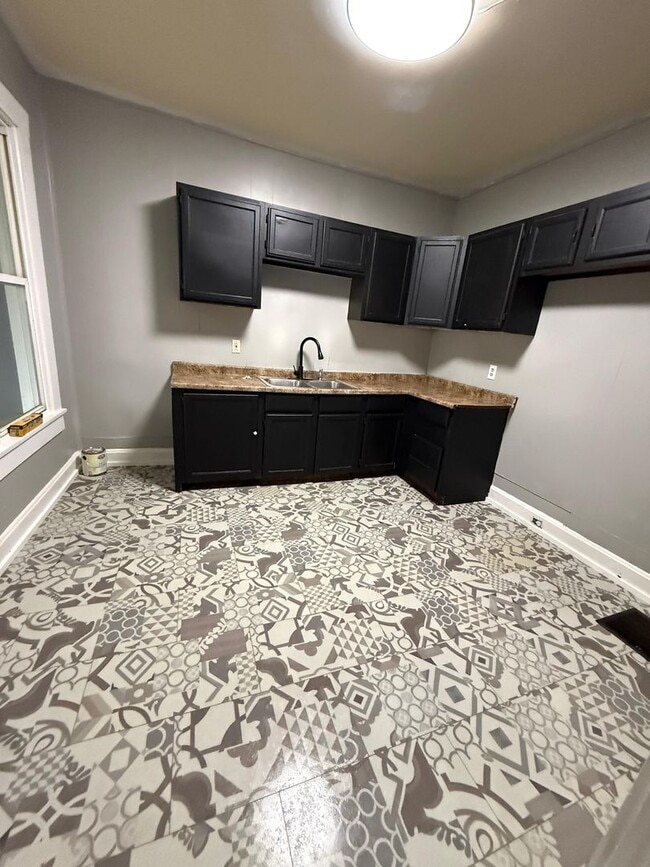 Building Photo - 3 bedrooms house