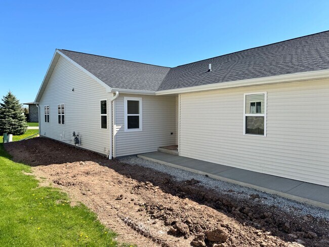 Building Photo - 830/832 Highland Park Road
