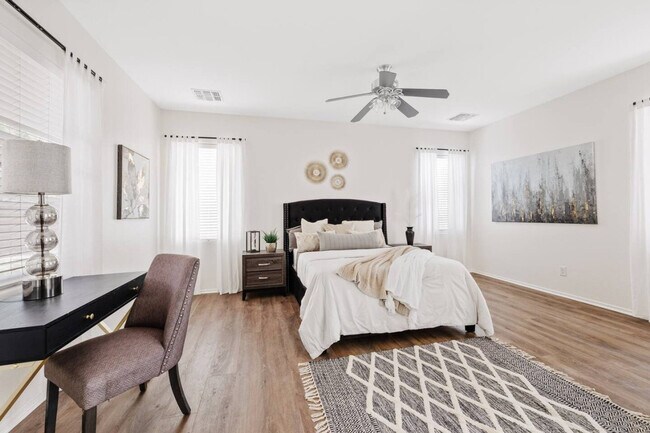 Building Photo - 2372 E Sequoia Dr