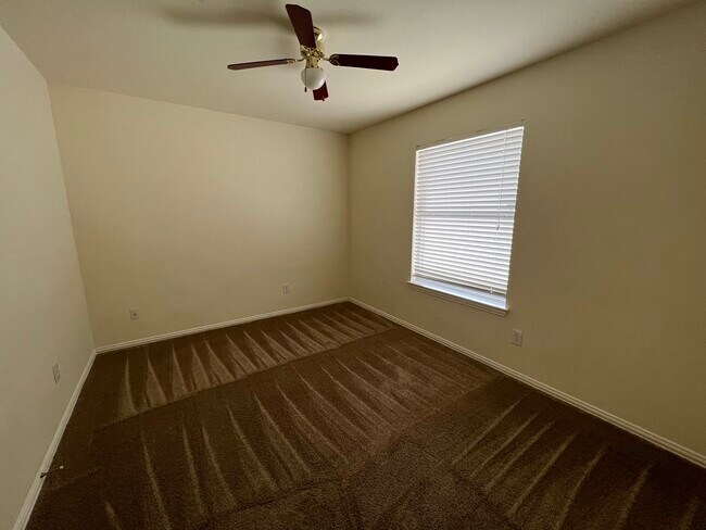 Building Photo - 6109 Apache Dr