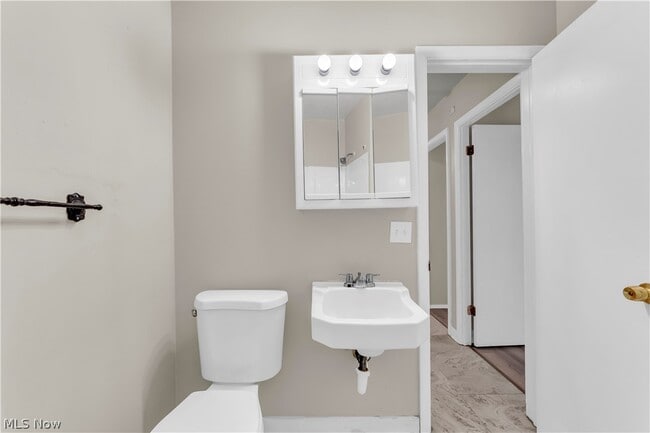 Building Photo - 1415 Wyandotte Ave