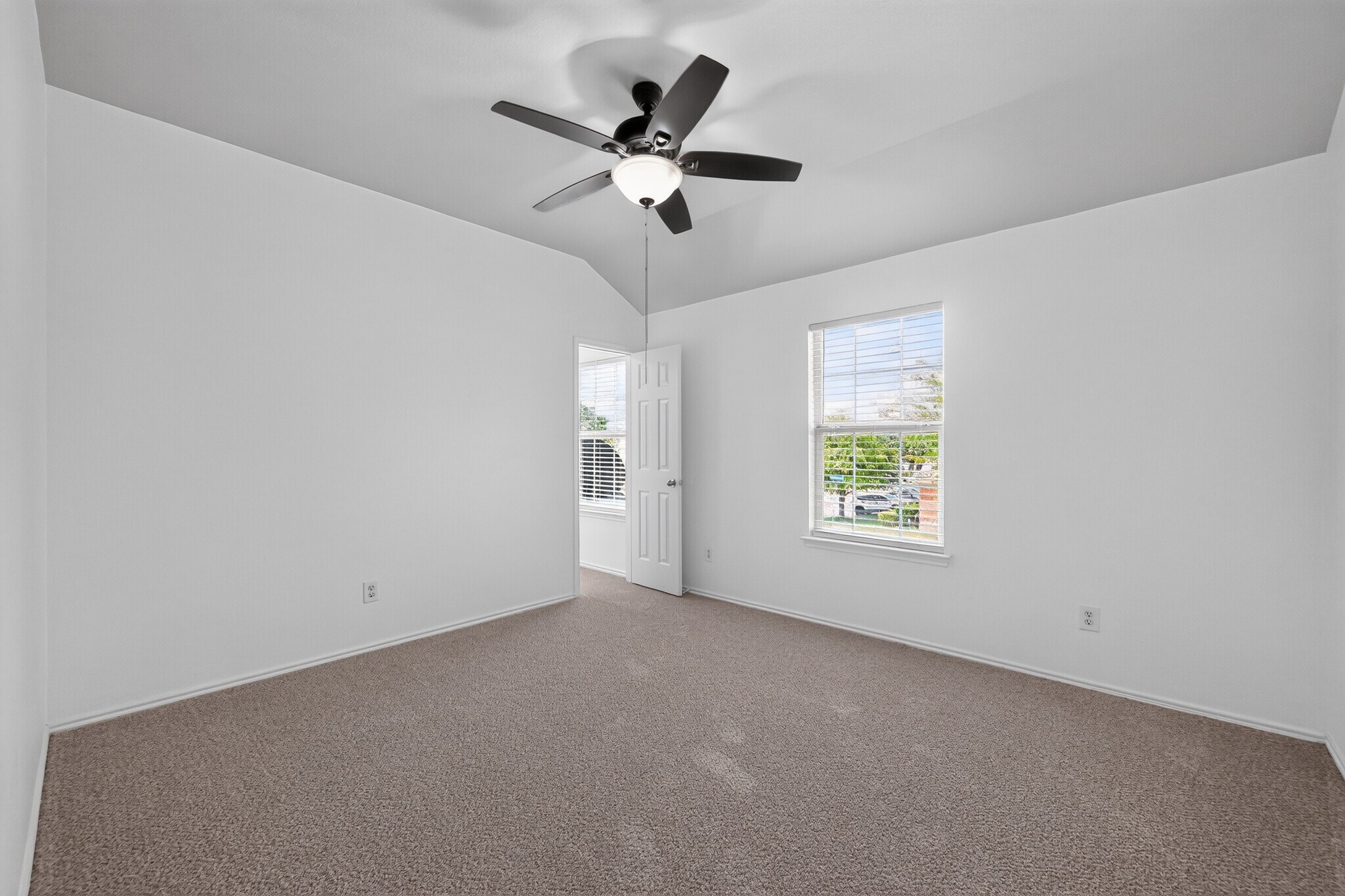 Building Photo - 1009 Youkum Ct