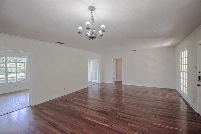 Building Photo - 1202 Norwood Rd
