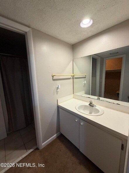 Building Photo - 396 Regency Wood Dr