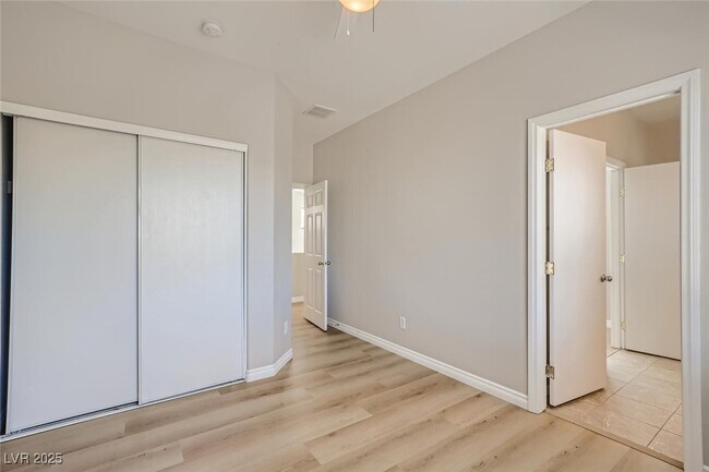 Building Photo - 648 W Vincents Dream Ave