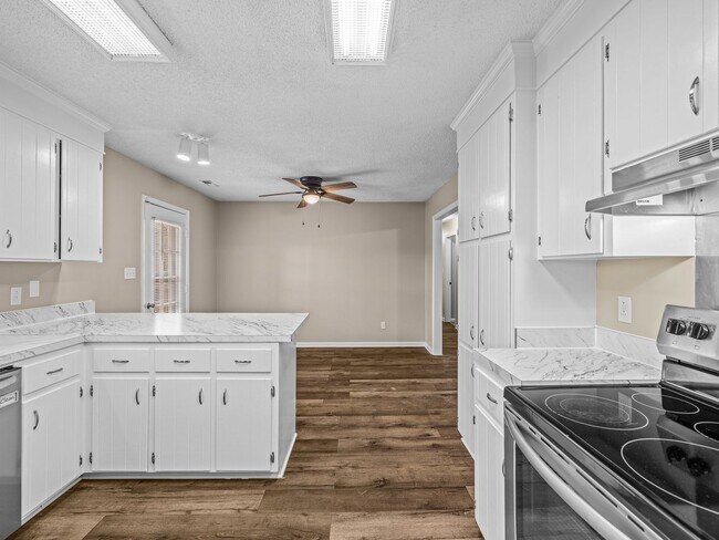 Building Photo - Willow Springs Home