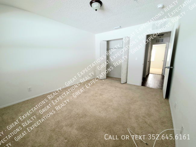 Building Photo - 2 Bed 1 Bath Apartment at Timberland Apart...