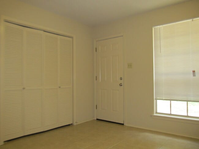 Building Photo - W 6th Ave.