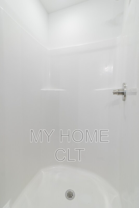 Building Photo - 2719 Capitol Dr