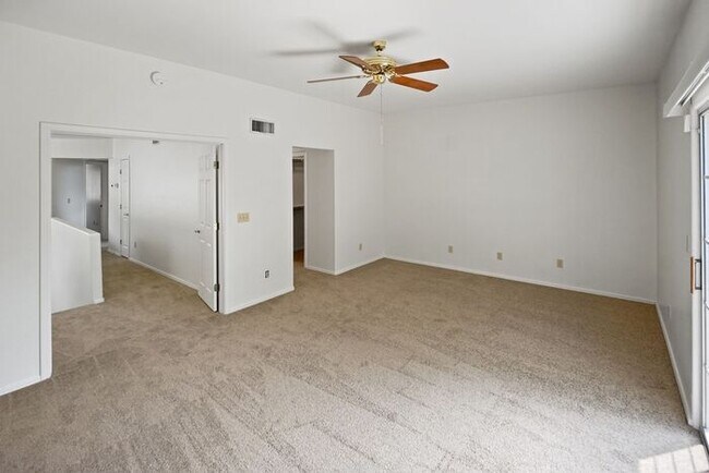 Building Photo - Elegant 4-Bed Home with Balcony & Backyard...