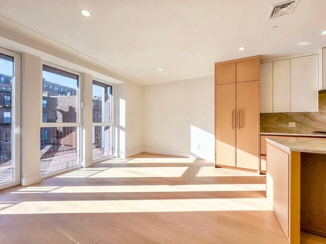 Building Photo - 144 Worcester St