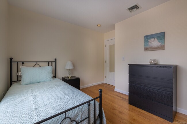 Building Photo - 916 Reef Rd