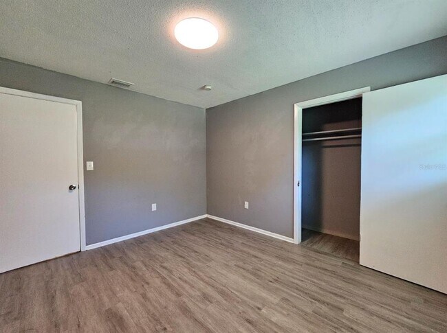 Building Photo - 855 Candyce Ave