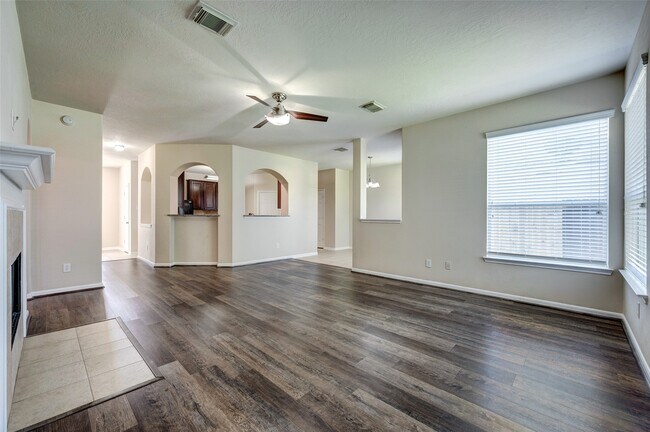 Building Photo - 7414 Compass Rose Dr