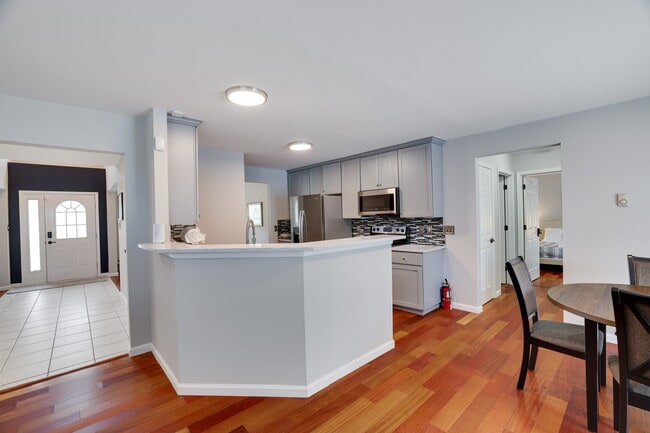 Building Photo - 49 Driftwood Dr