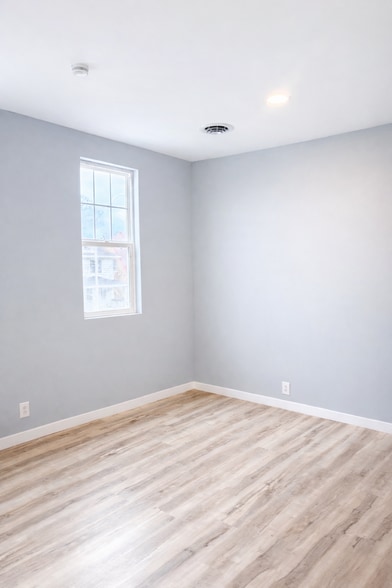 Building Photo - 522 S 8th St