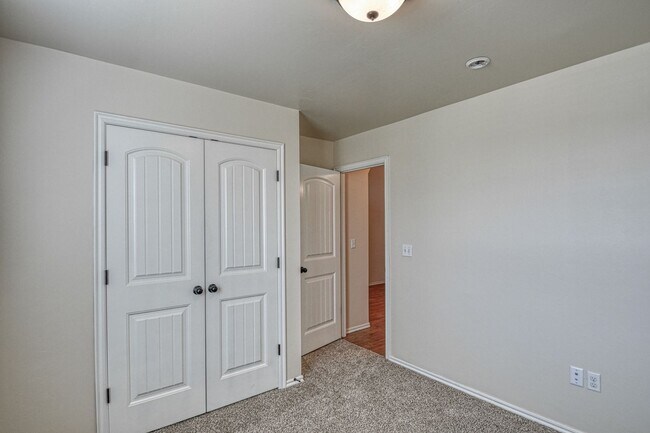 Building Photo - 11141 SW 39th Ct