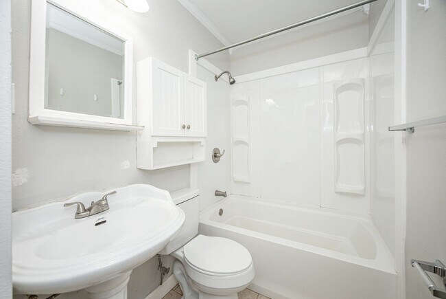 Building Photo - 2303 12th St