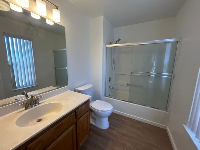 Building Photo - 1589 Joett Dr
