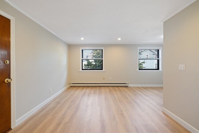 Building Photo - 51 Lynde St