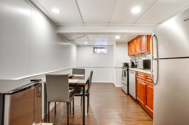 Building Photo - 112 Rockwood Pl