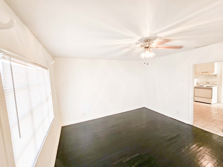 Building Photo - 205 N 13th St