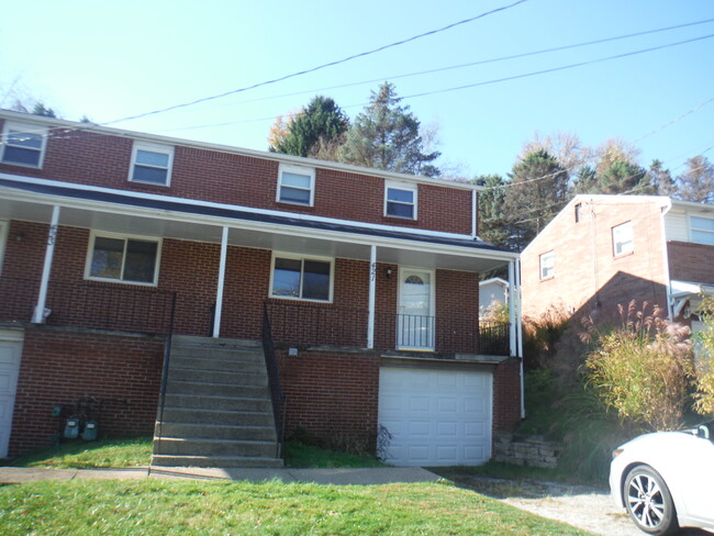 Building Photo - 421 Guys Run Rd