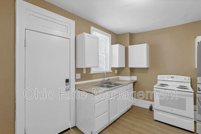 Building Photo - 2545 Sullivant Ave