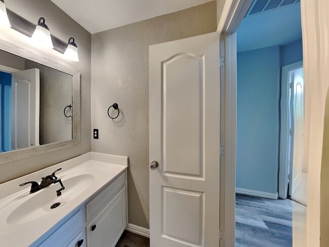 Building Photo - MOVE IN READY NOW IN KELLER ISD!