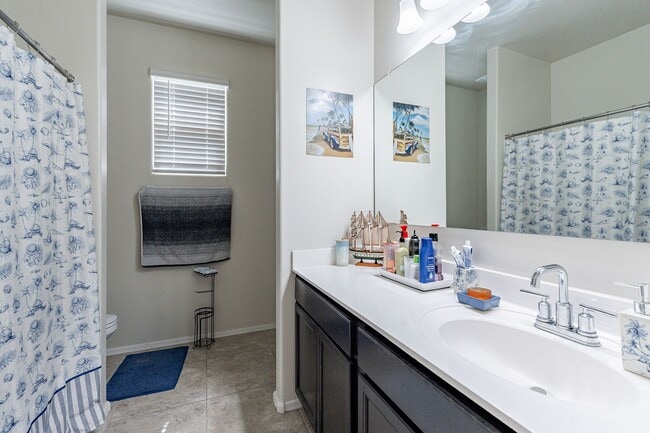Building Photo - Serene 3-Bedroom 2-Bath 3 Car Garage Retre...