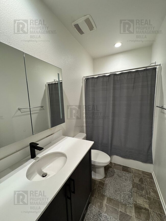 Building Photo - Beautiful 3 Bed, 2 Bath Single-Story Home in McSweeny Farms with Open-Concept Living