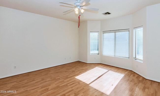 Building Photo - 12839 W Sells Dr