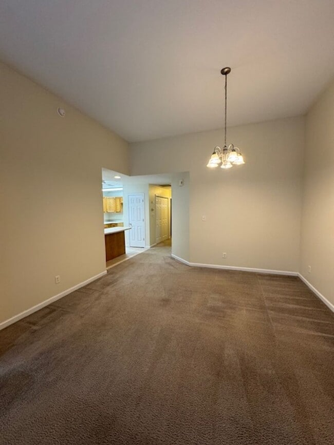 Building Photo - 3 Bedroom Townhouse in Bayshore Crossing