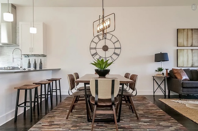 Building Photo - "Charming 3 Bed, 3 1/2 Baths Townhouse in Nashville's Desirable 37204 Neighborhood!" In The Heart...