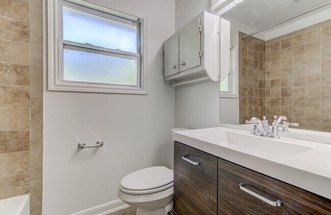 Building Photo - 8406 Burrell Dr