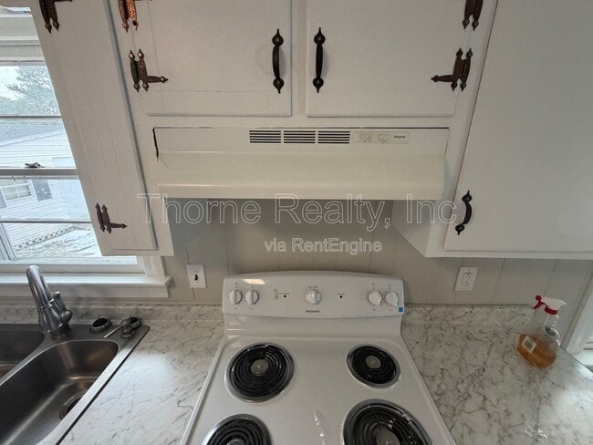 Building Photo - 100 Cane Dr