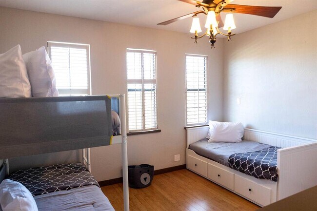 Building Photo - 1901 Harmon Hills Rd