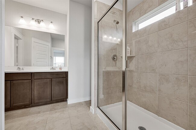 Building Photo - 30280 Kingston Heath Dr