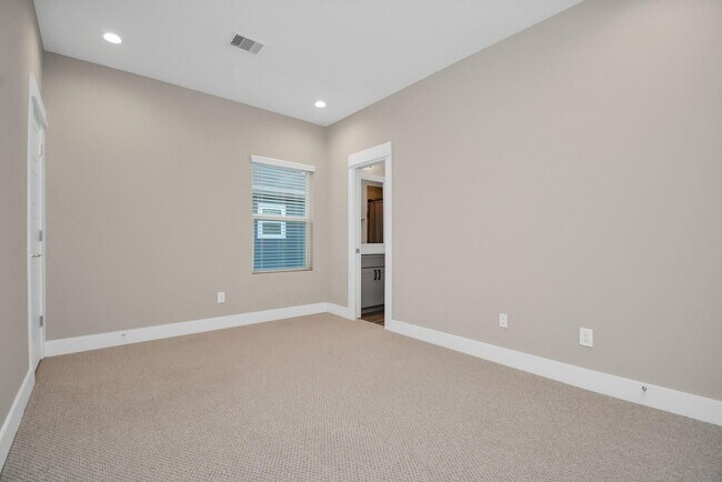 Building Photo - 1235 W Tidwell Rd