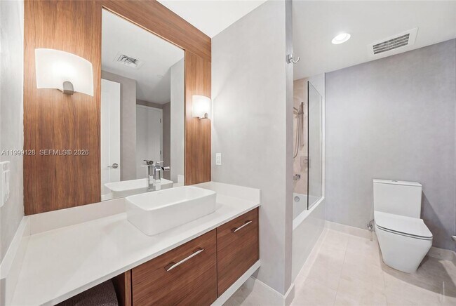 Building Photo - 601 NE 27th St