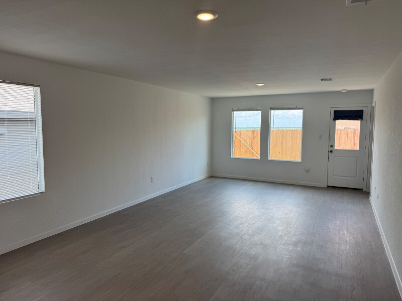 Building Photo - 1525 Hummock Steep