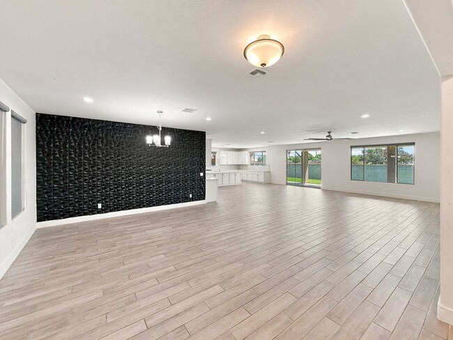 Building Photo - Luxury SMART HOME For Rent!